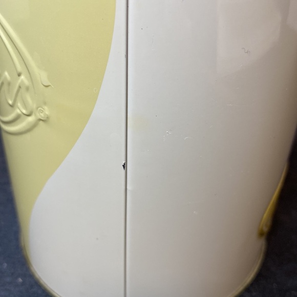 Tim Hortons Limited Edition Tin - Picture 10 of 12